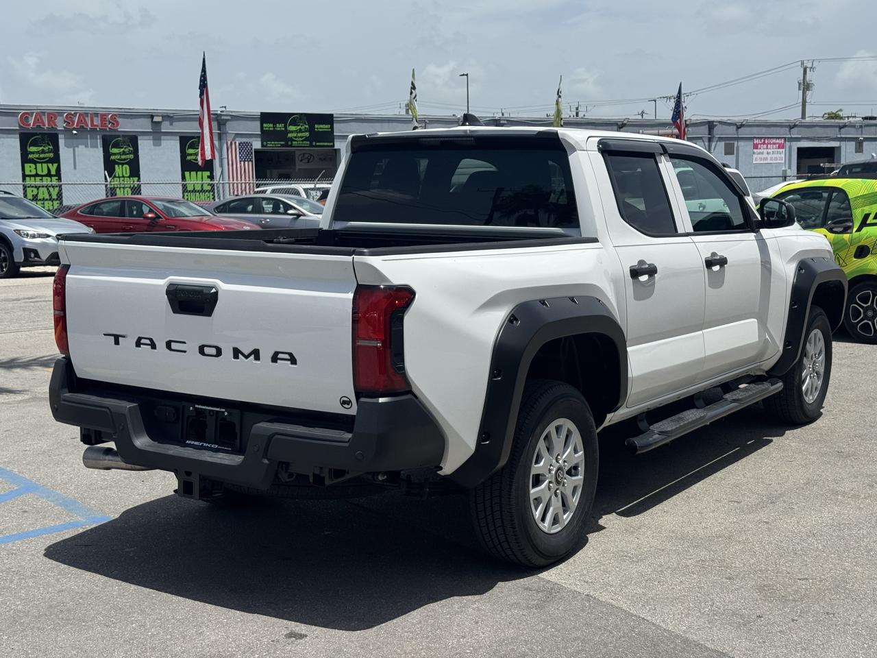 Toyota Tacoma 2WD SR5 Double Cab 5' Bed I4 AT (Natl) 2020
