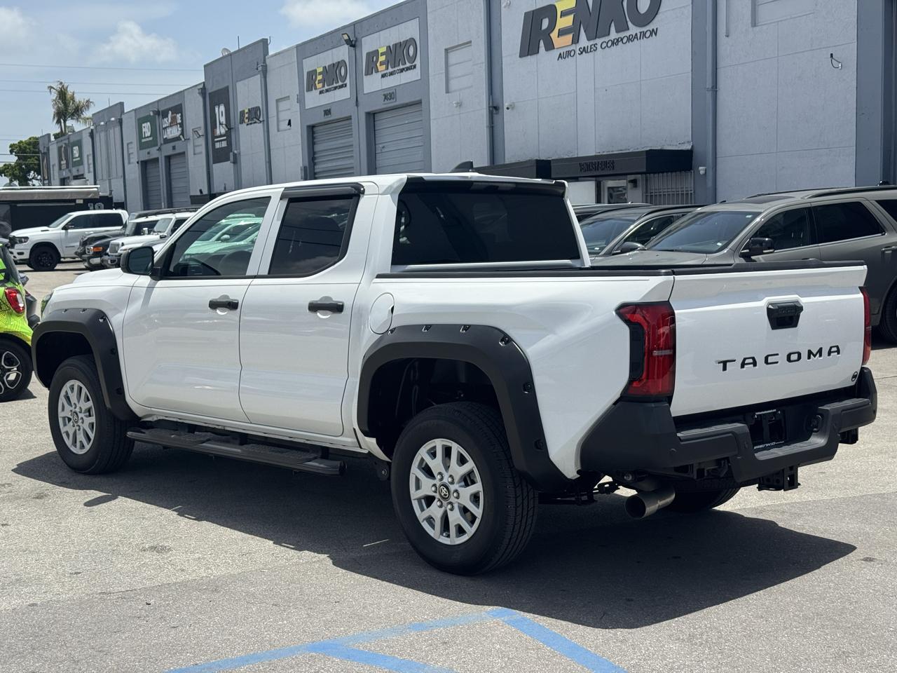 Toyota Tacoma 2WD SR5 Double Cab 5' Bed I4 AT (Natl) 2020