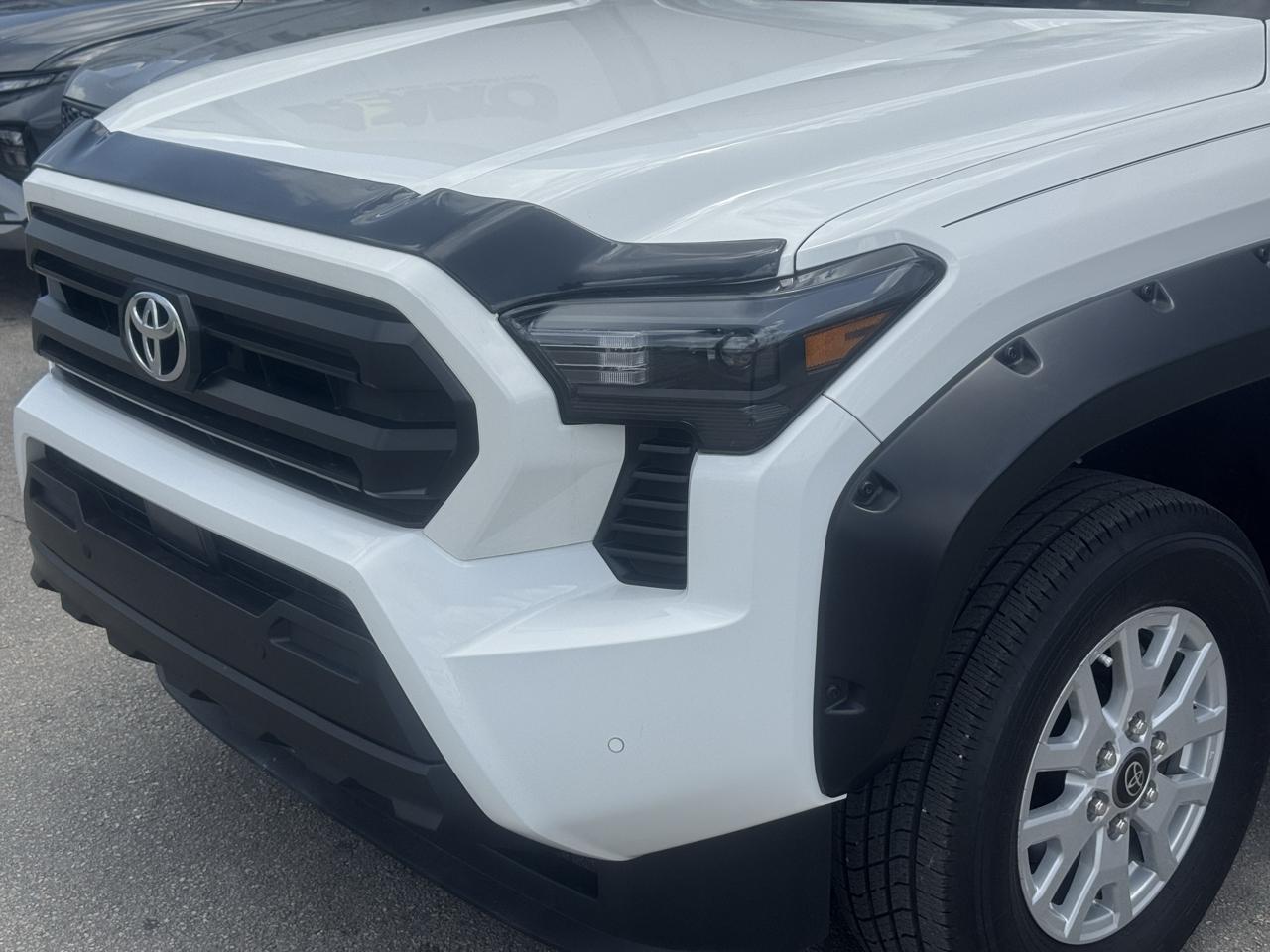Toyota Tacoma 2WD SR5 Double Cab 5' Bed I4 AT (Natl) 2020