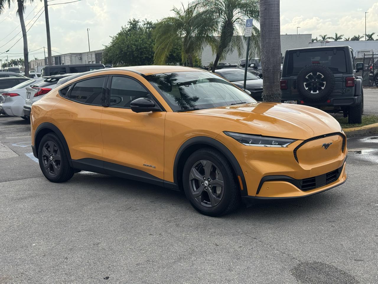 Ford Mustang Mach-E Select AWD 2023