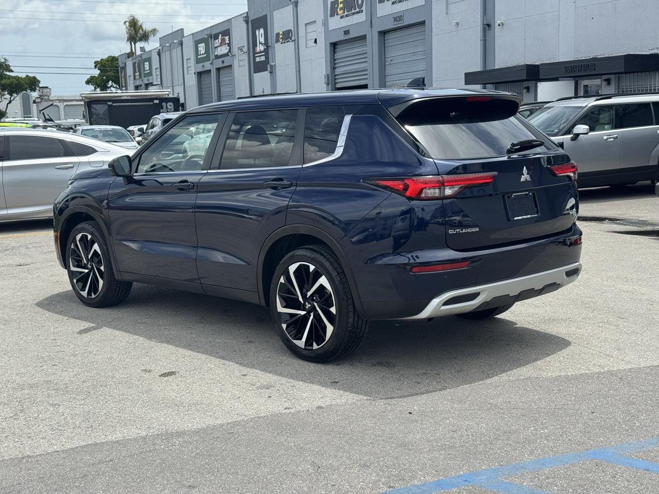 Mitsubishi Outlander SE FWD 2024