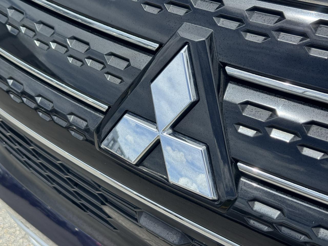 Mitsubishi Outlander SE FWD 2024
