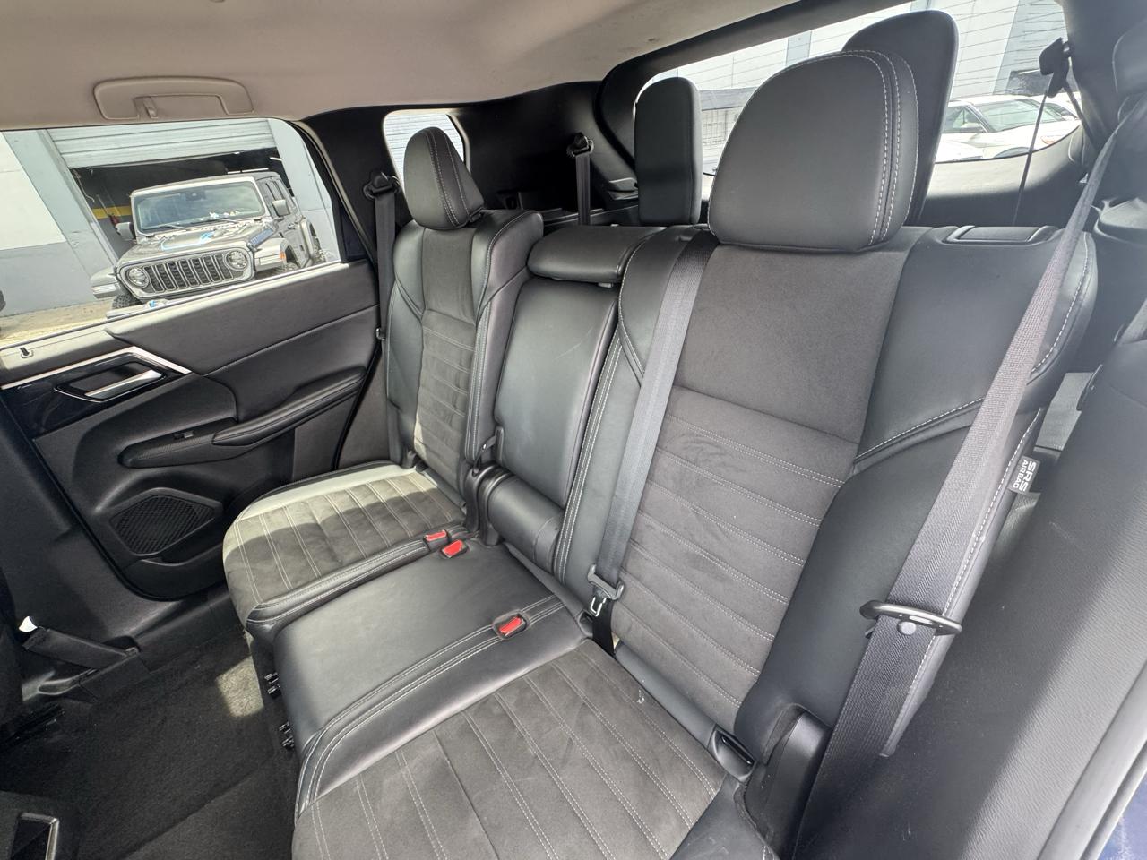 Mitsubishi Outlander SE FWD 2024
