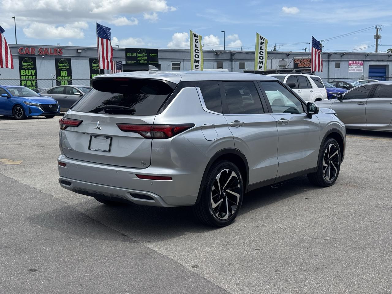 Mitsubishi Outlander SE FWD 2024