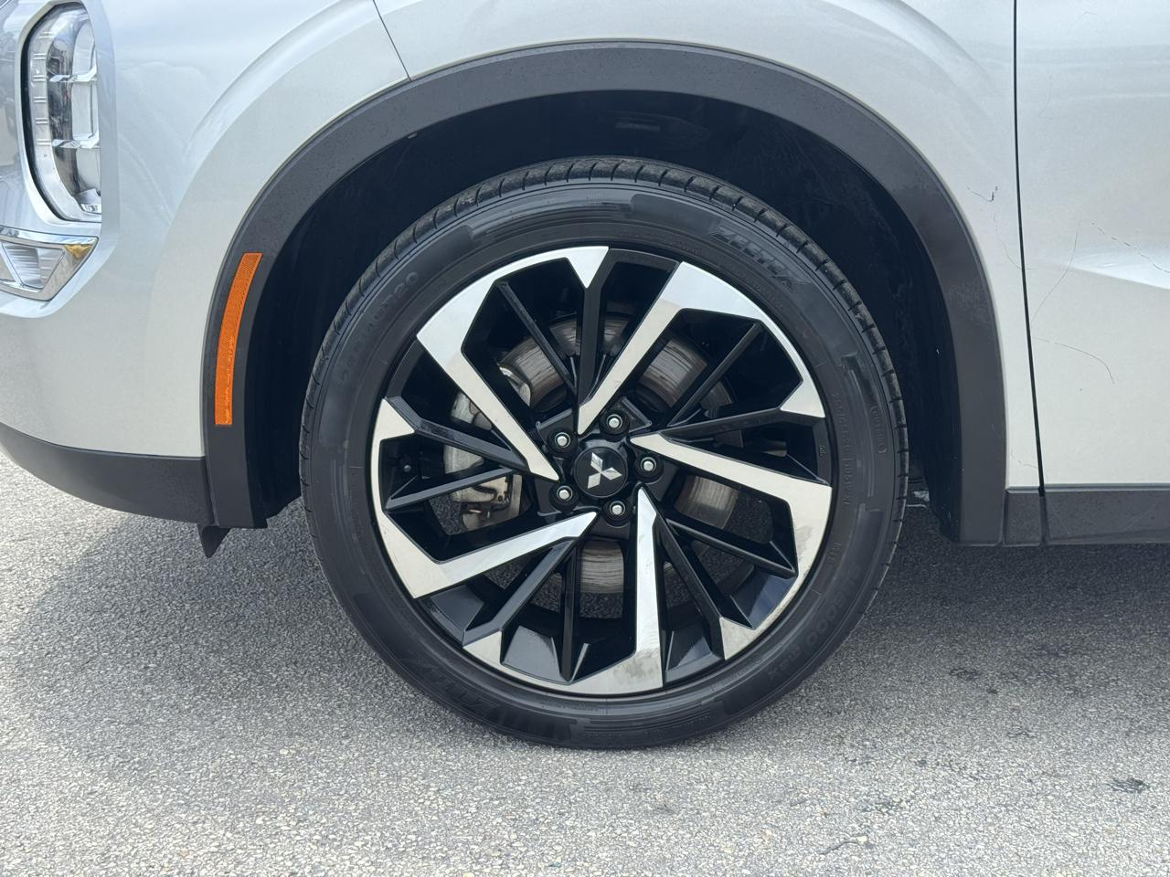 Mitsubishi Outlander SE FWD 2024