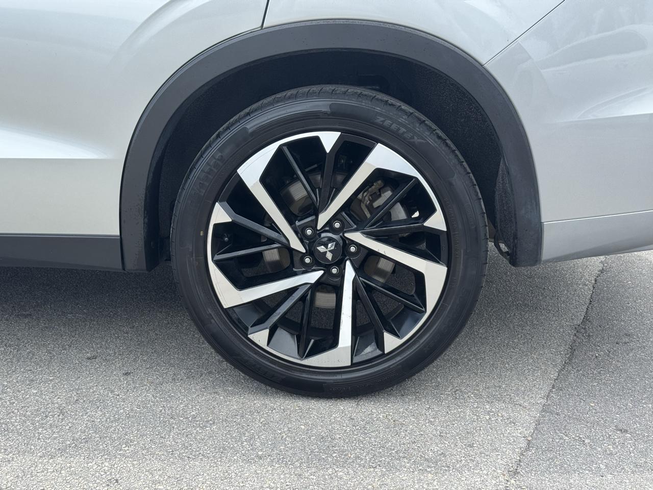 Mitsubishi Outlander SE FWD 2024