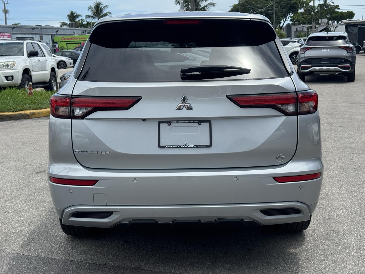 Mitsubishi Outlander SE FWD 2024