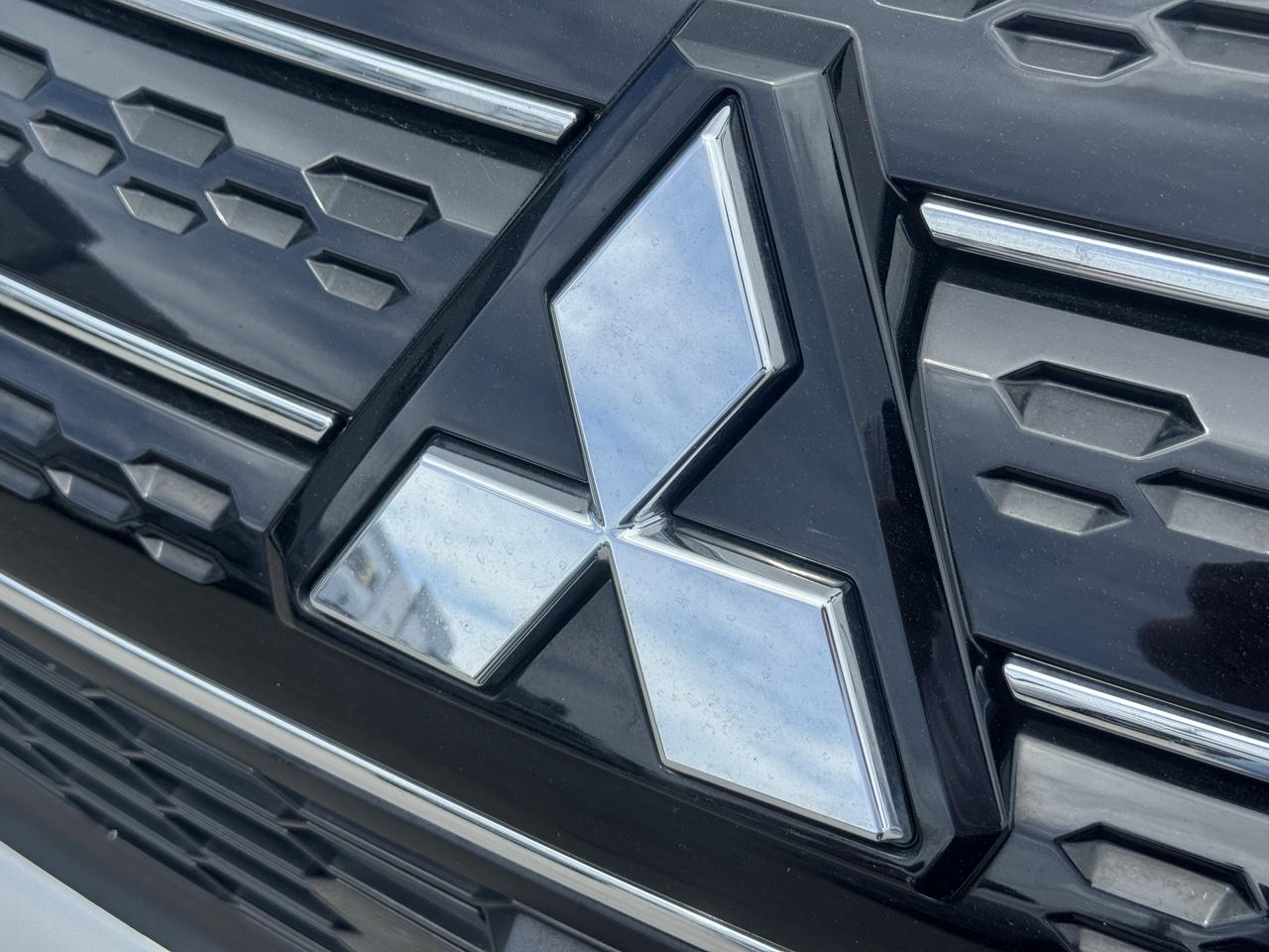 Mitsubishi Outlander SE FWD 2024