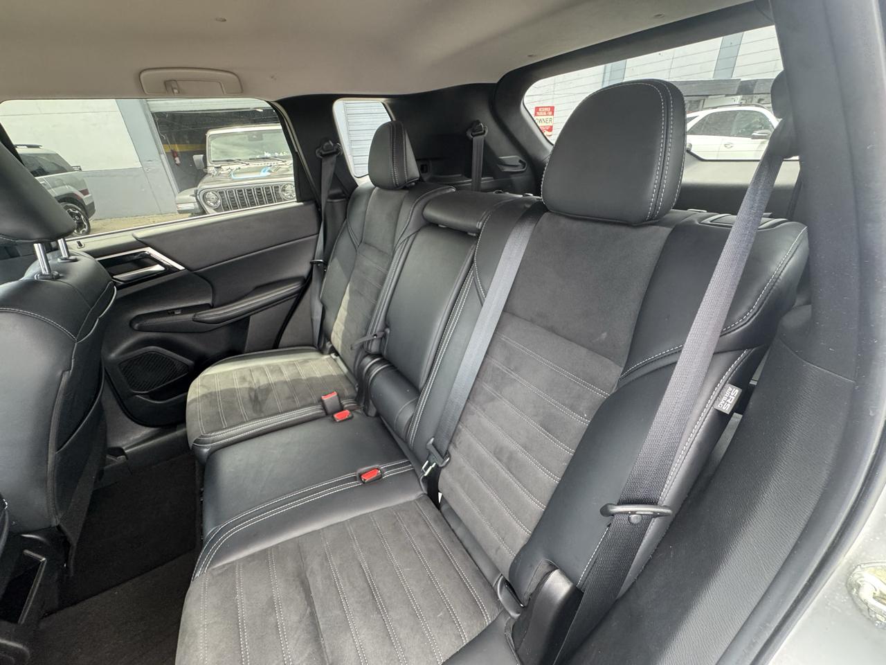 Mitsubishi Outlander SE FWD 2024
