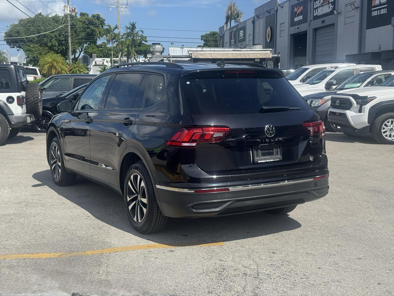 Volkswagen Tiguan 2.0T S FWD 2024