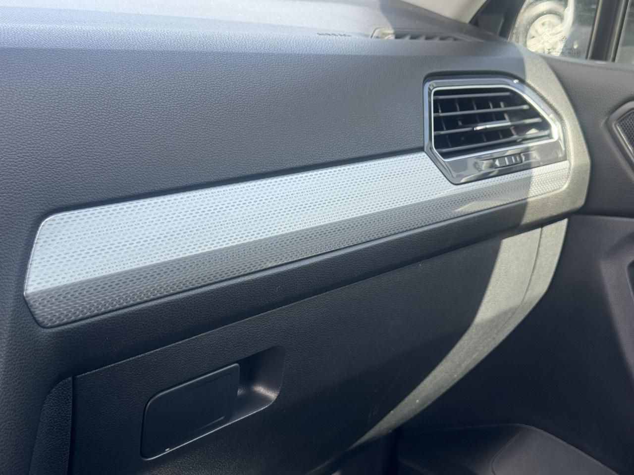 Volkswagen Tiguan 2.0T S FWD 2024