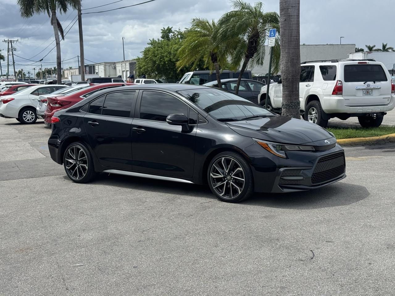 Toyota Corolla SE Nightshade CVT (Natl) 2022