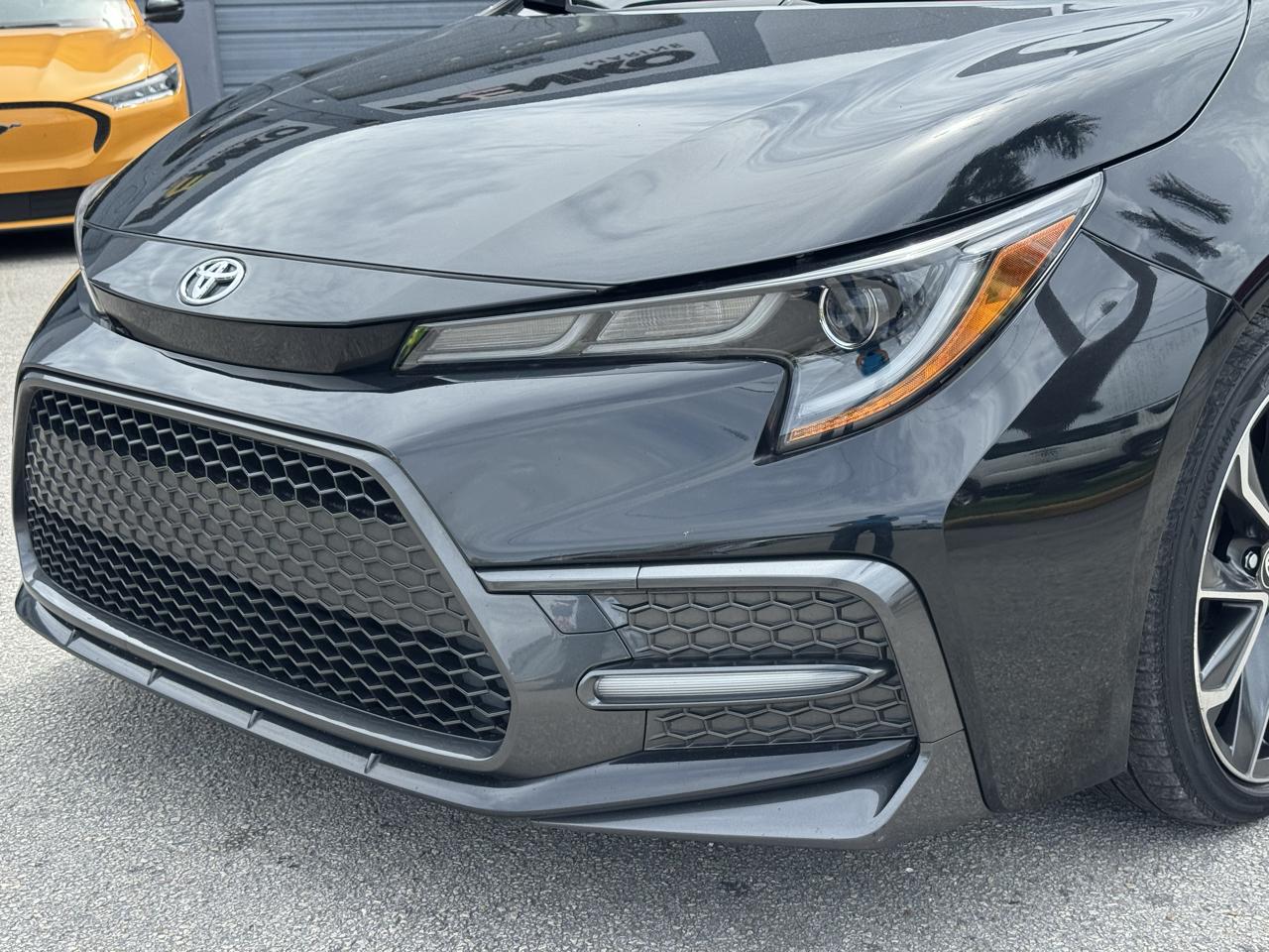 Toyota Corolla SE Nightshade CVT (Natl) 2022