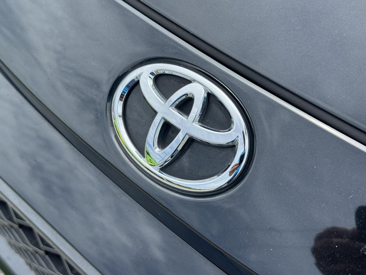 Toyota Corolla SE Nightshade CVT (Natl) 2022