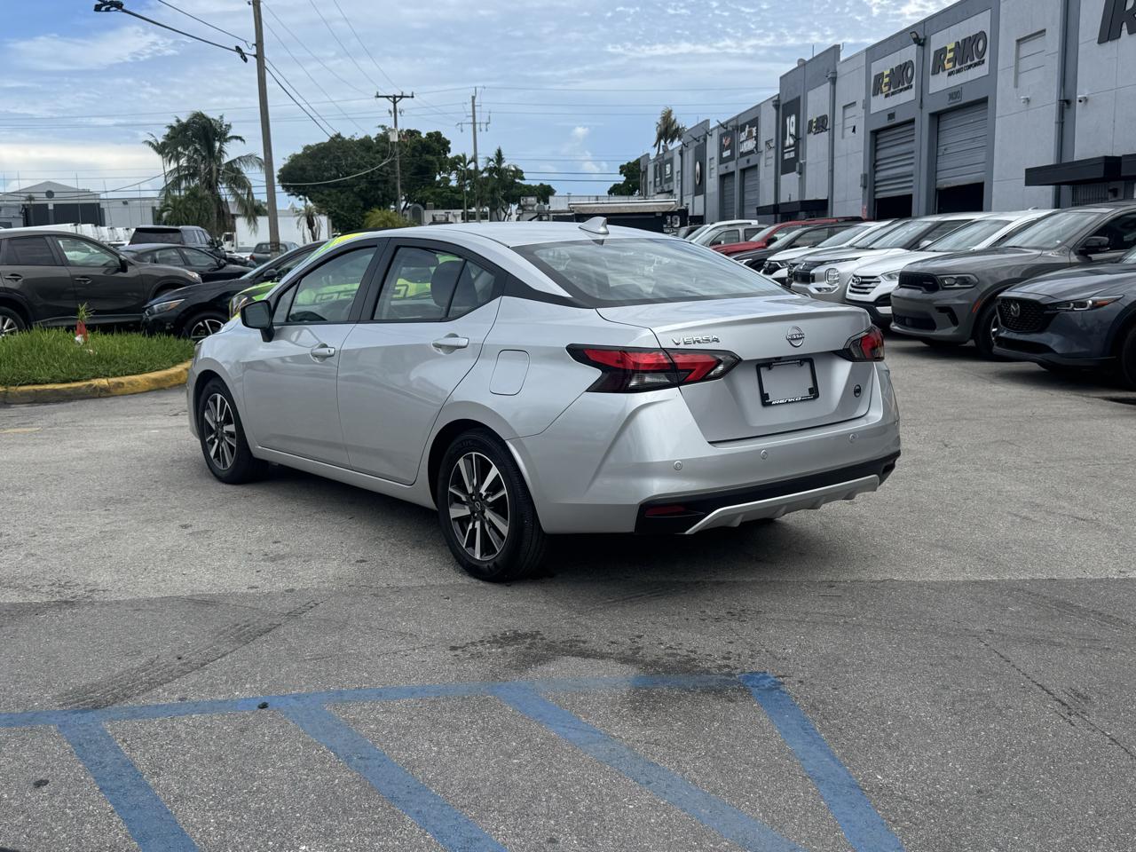 Nissan Versa SV CVT 2025