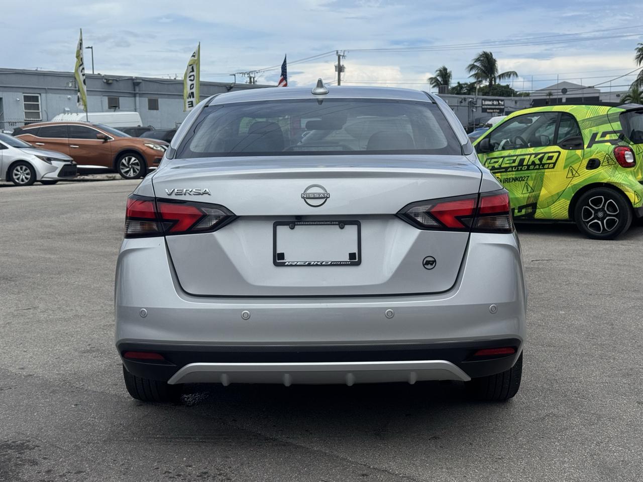 Nissan Versa SV CVT 2025