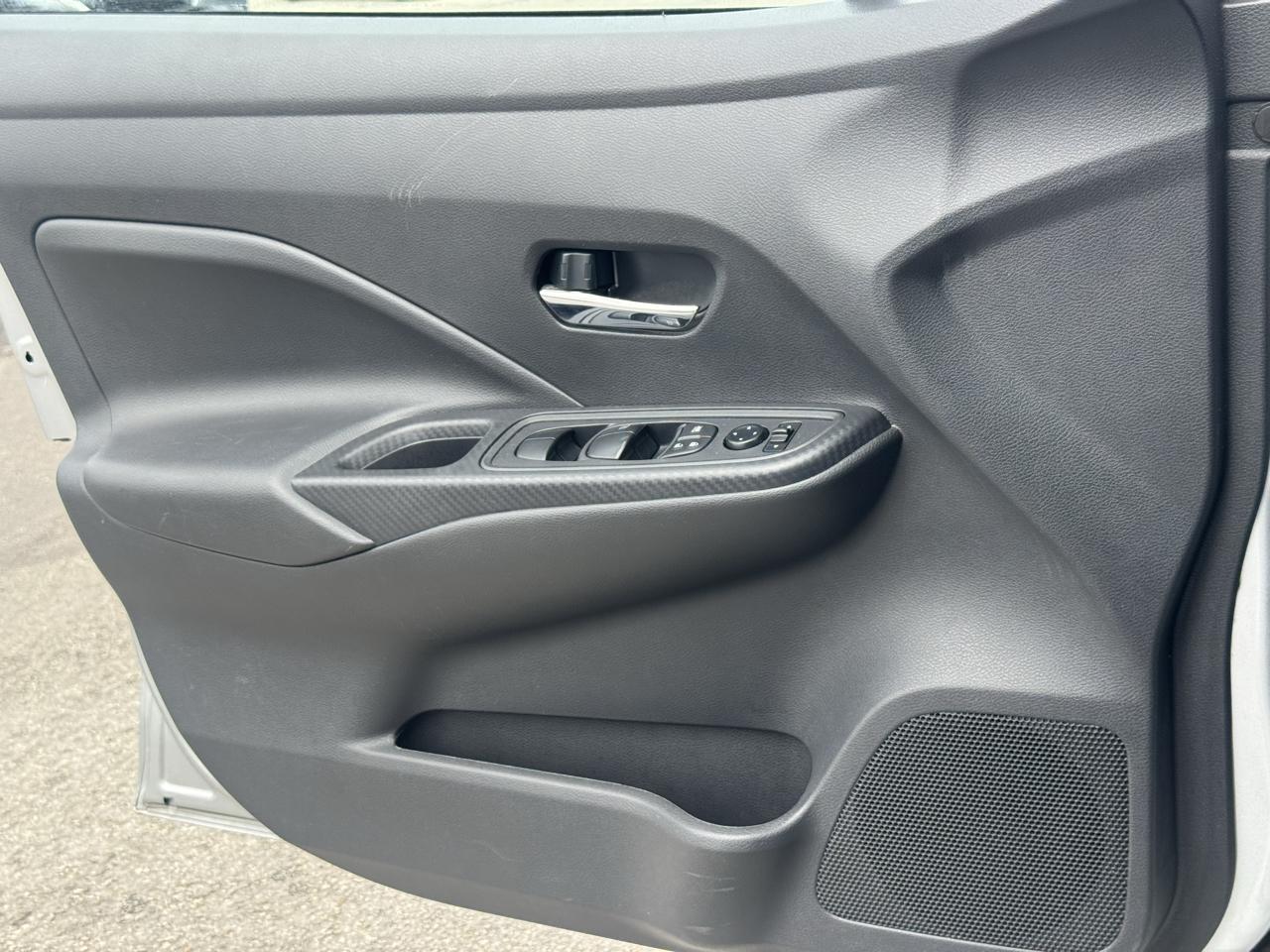 Nissan Versa SV CVT 2025