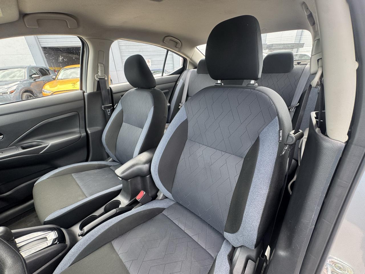 Nissan Versa SV CVT 2025