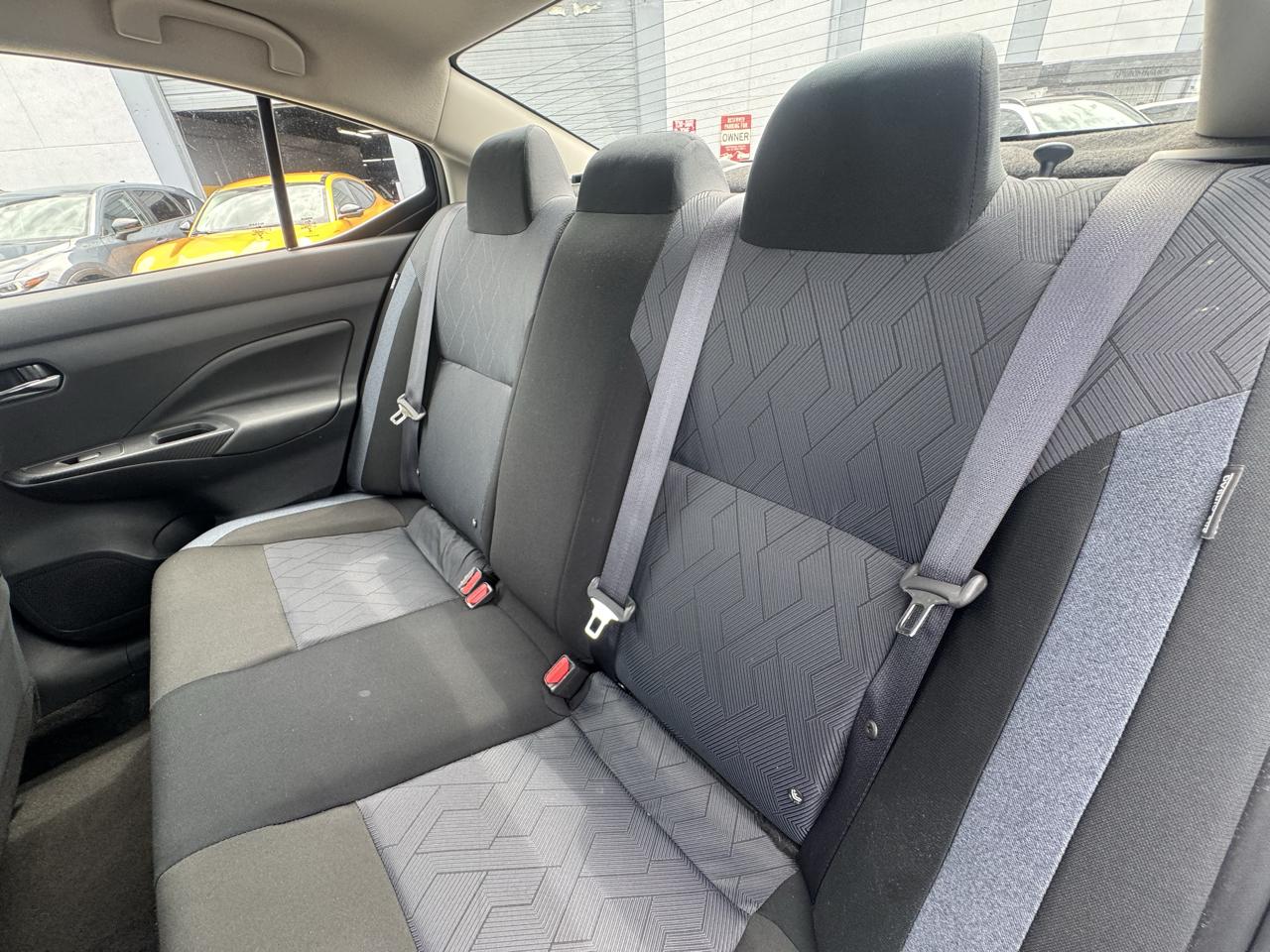 Nissan Versa SV CVT 2025