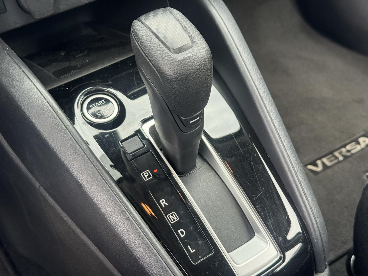 Nissan Versa SV CVT 2025