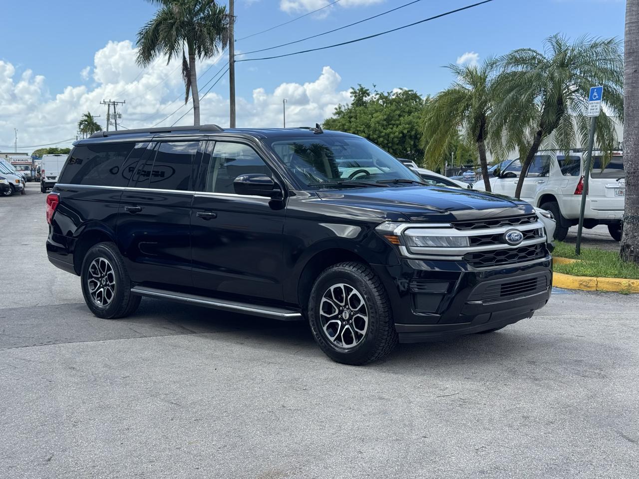 Ford Expedition Max XLT 4x2 2023