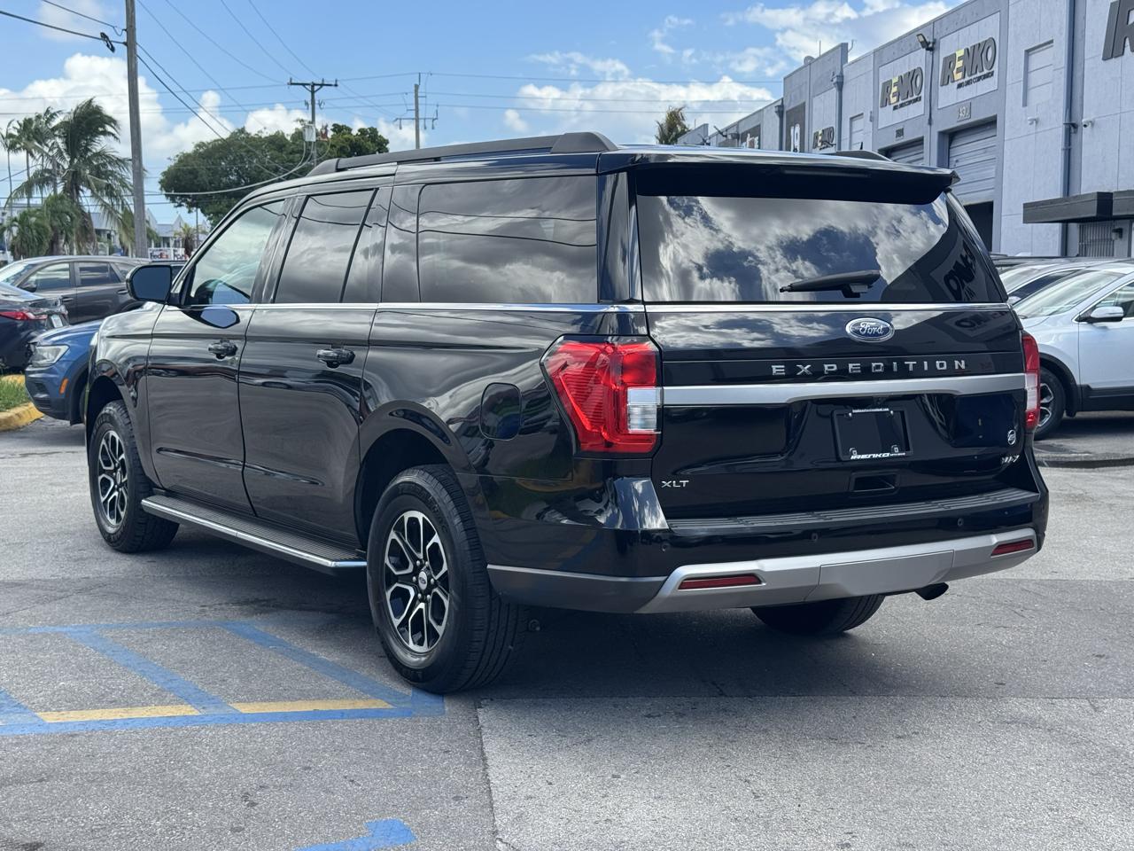 Ford Expedition Max XLT 4x2 2023