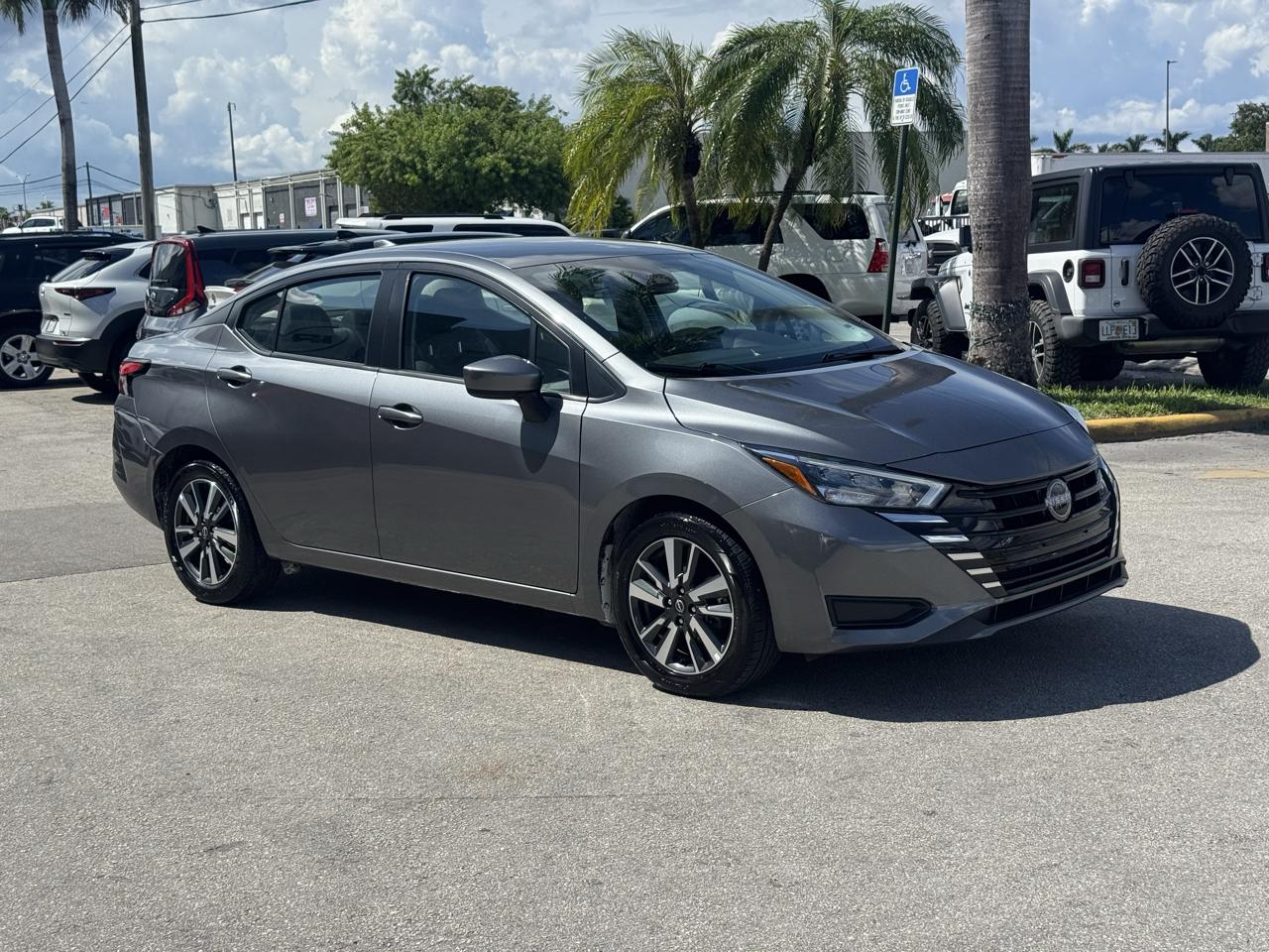 Nissan Versa SV CVT 2025