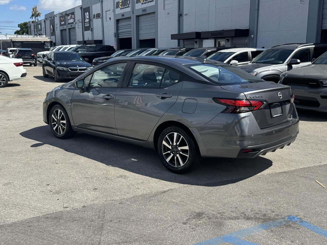 Nissan Versa SV CVT 2025
