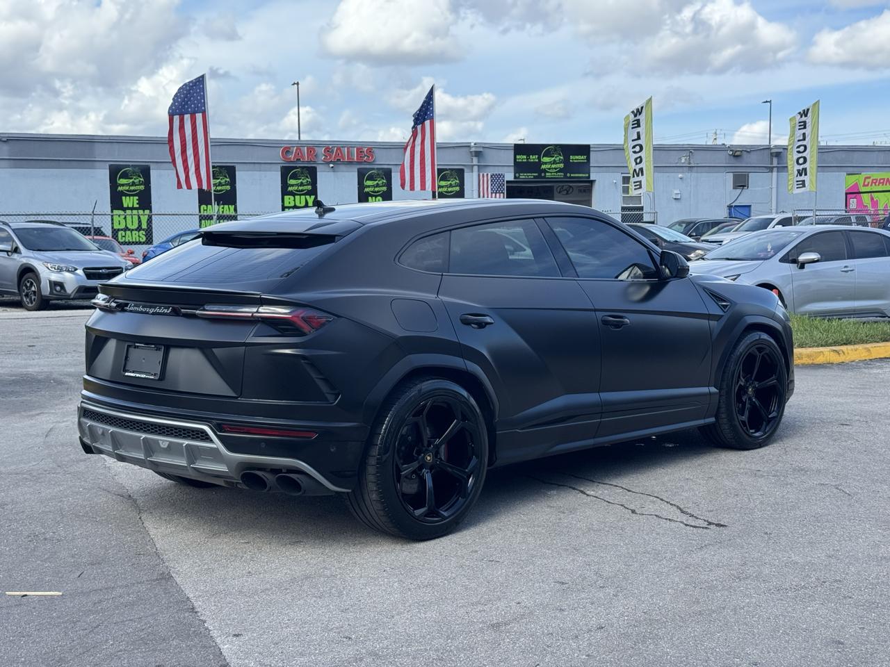 Lamborghini Urus AWD 2020