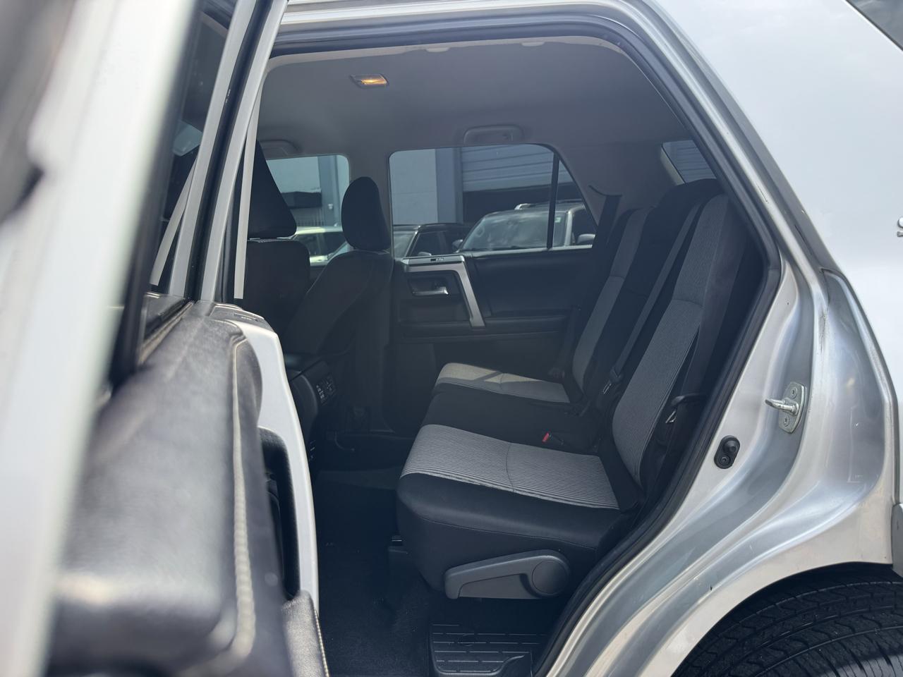 Toyota 4Runner TRD Off Road Premium 4WD (Natl) 2017