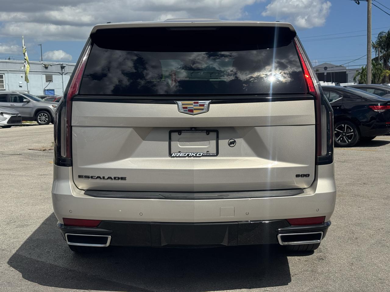Cadillac Escalade 4WD 4dr Luxury 2023