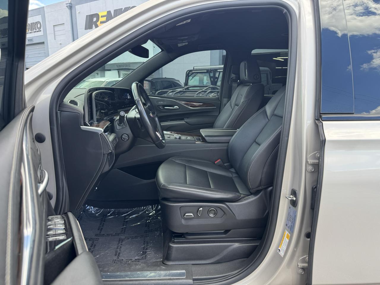 Cadillac Escalade 4WD 4dr Luxury 2023