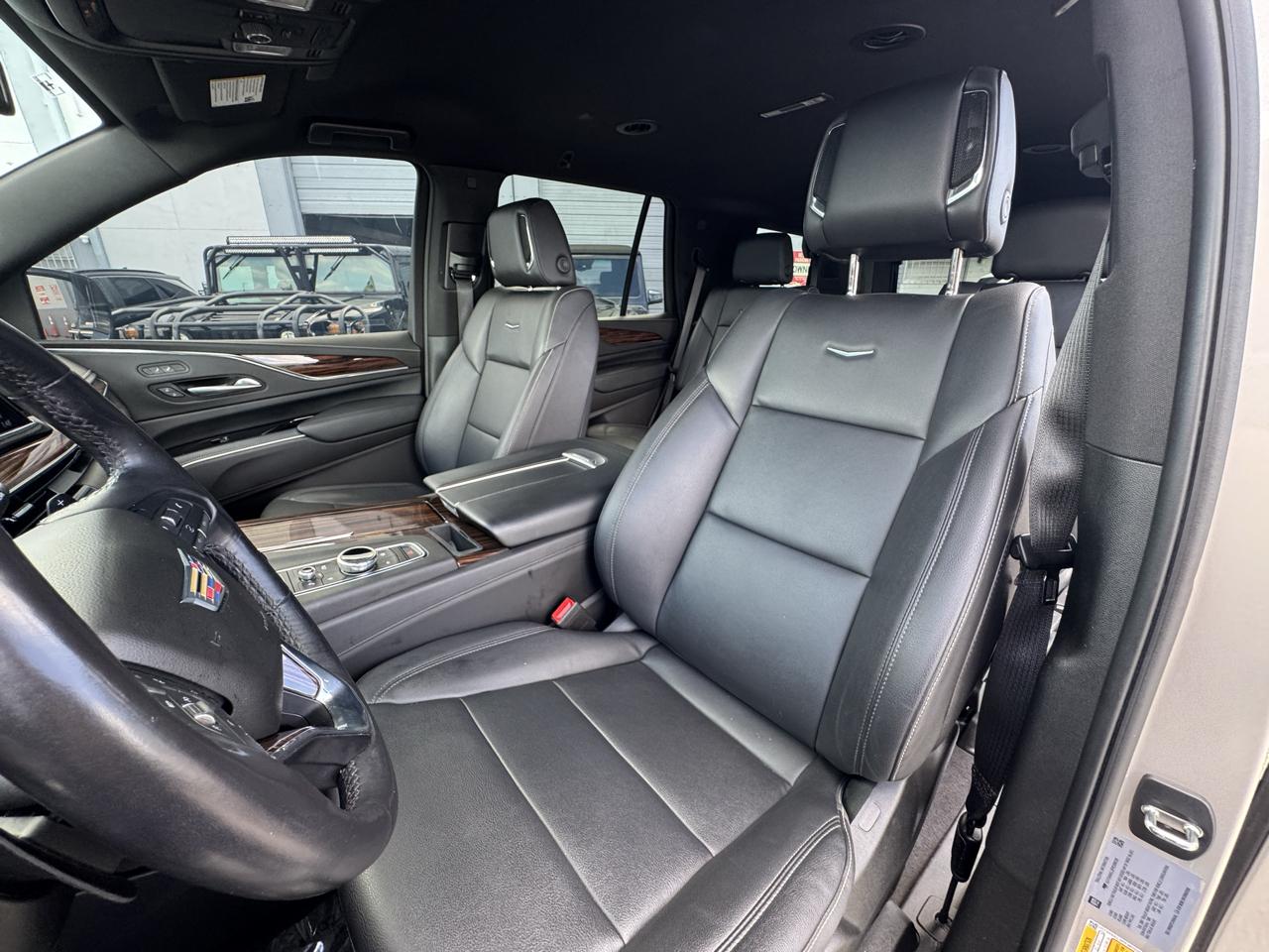 Cadillac Escalade 4WD 4dr Luxury 2023