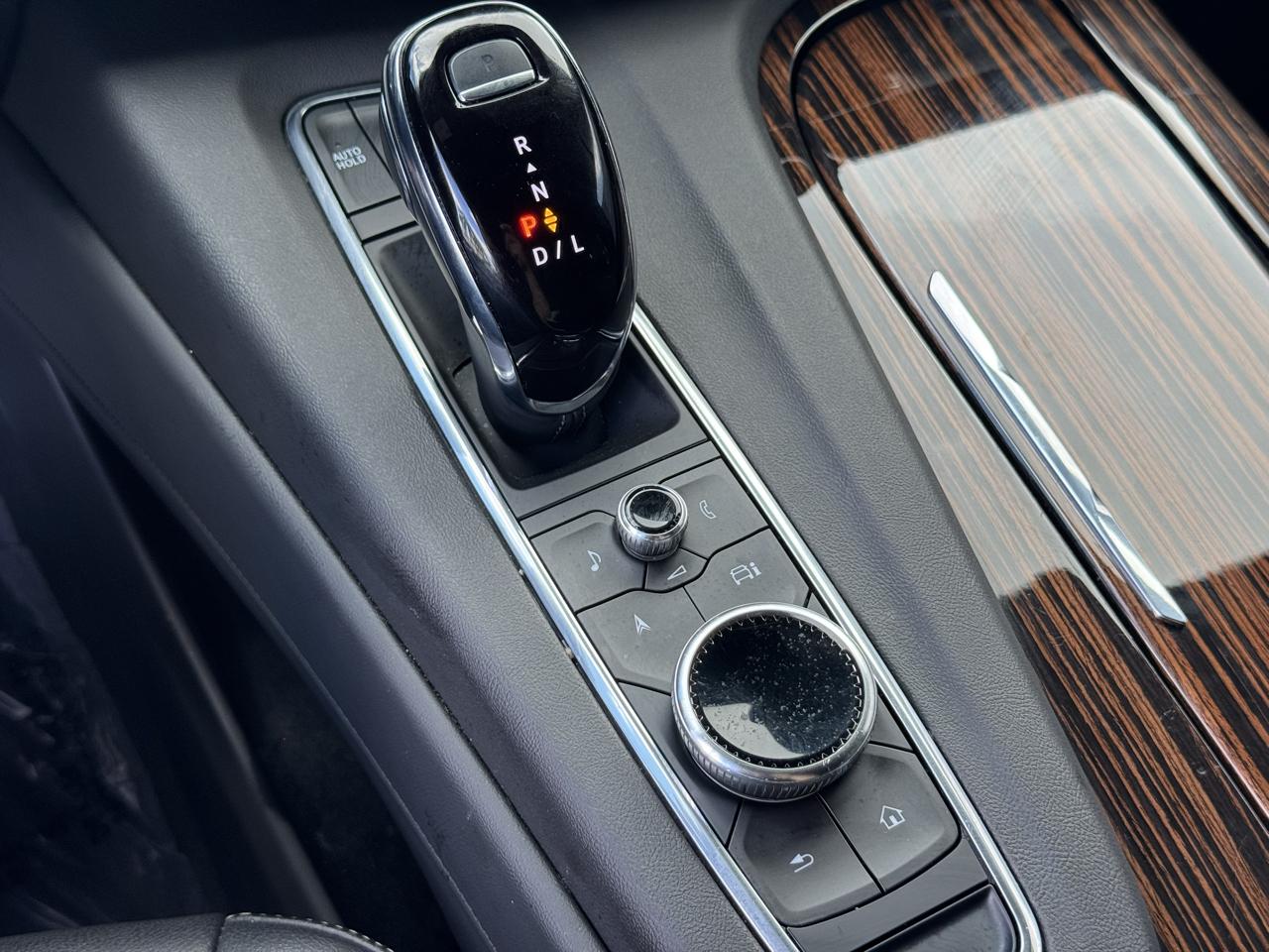 Cadillac Escalade 4WD 4dr Luxury 2023