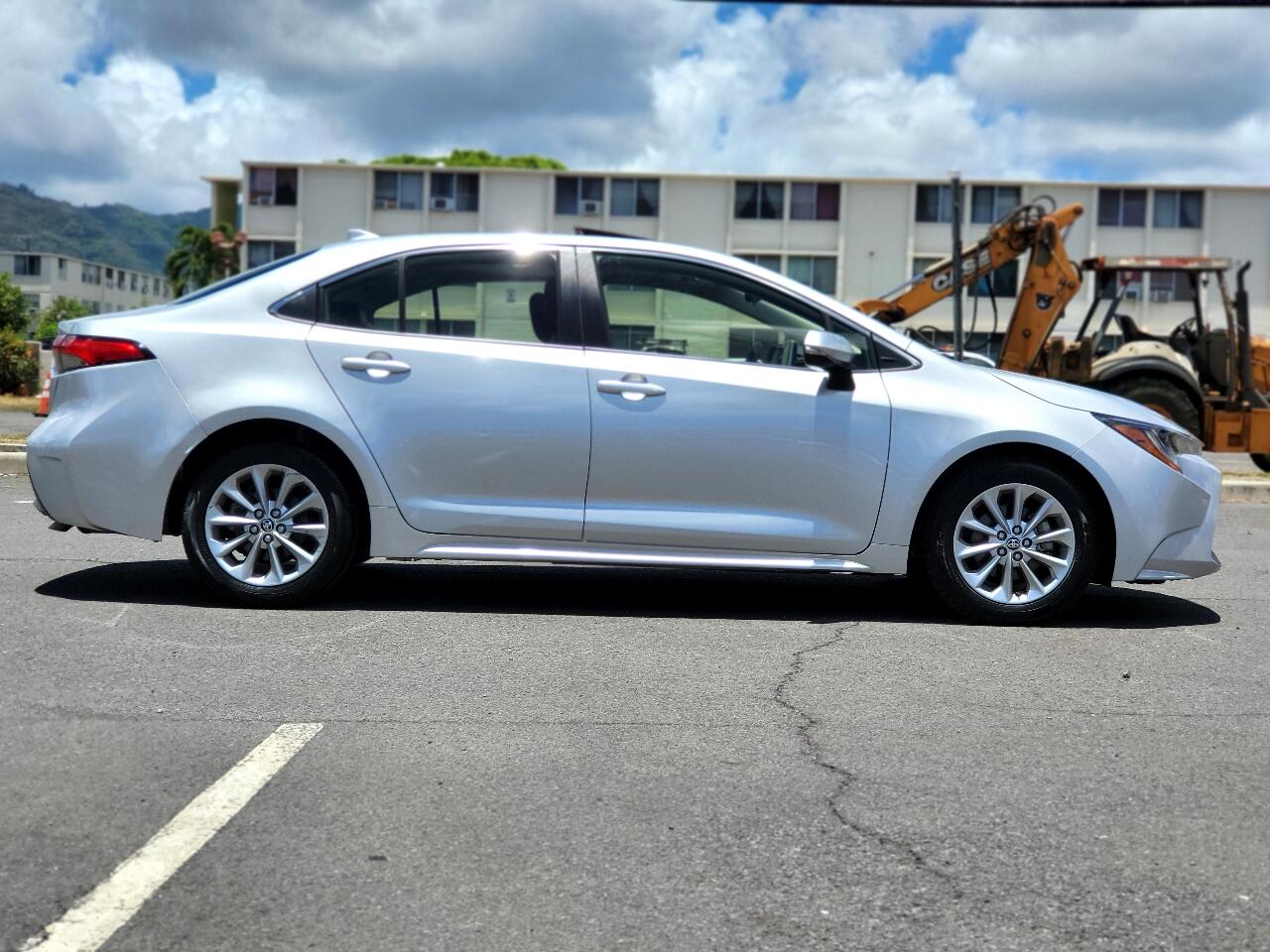 2021 Toyota Corolla XLE photo 4