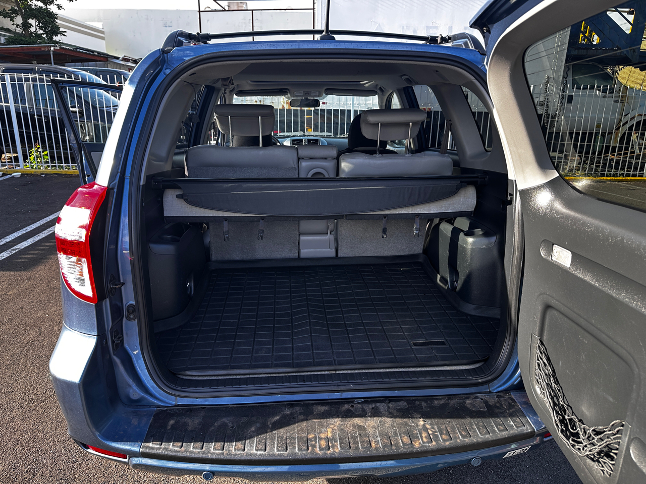 Toyota RAV4 FWD 4dr V6 5-Spd AT Ltd (Natl) 2010