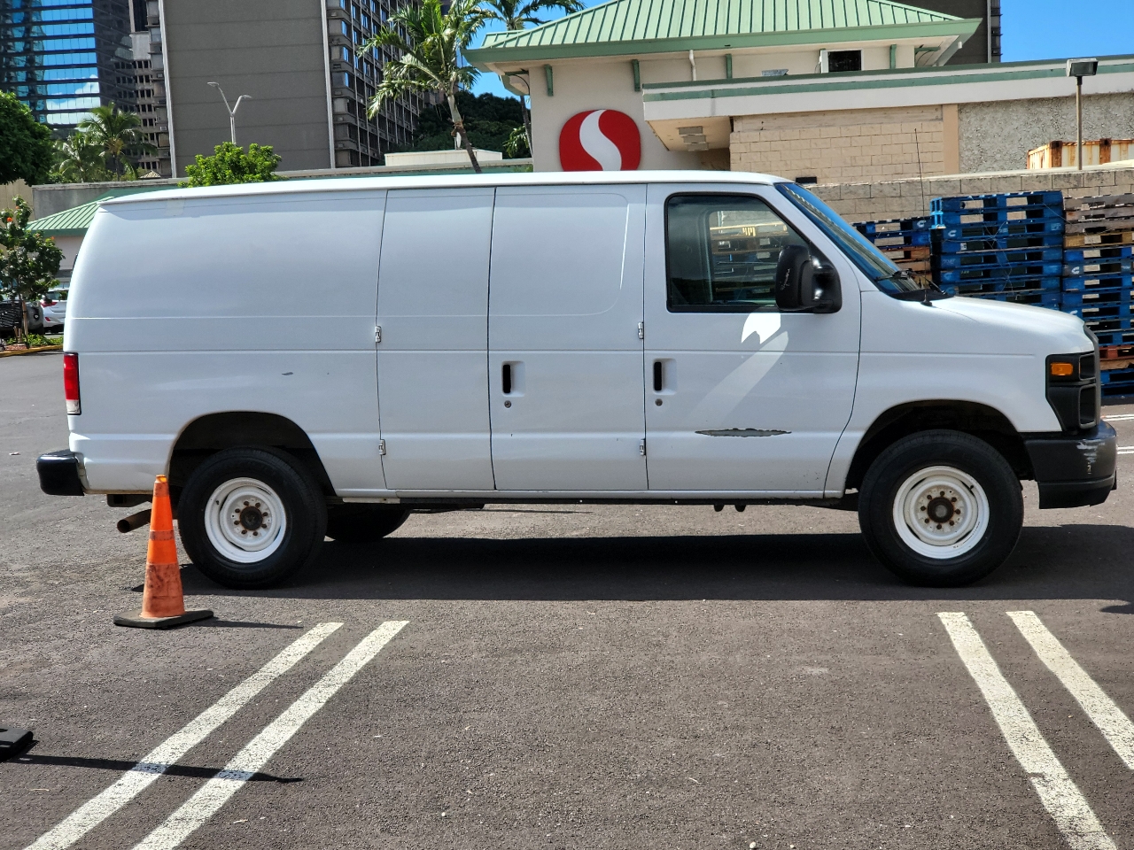 Ford Econoline Cargo Van E-350 Super Duty Recreational 2014