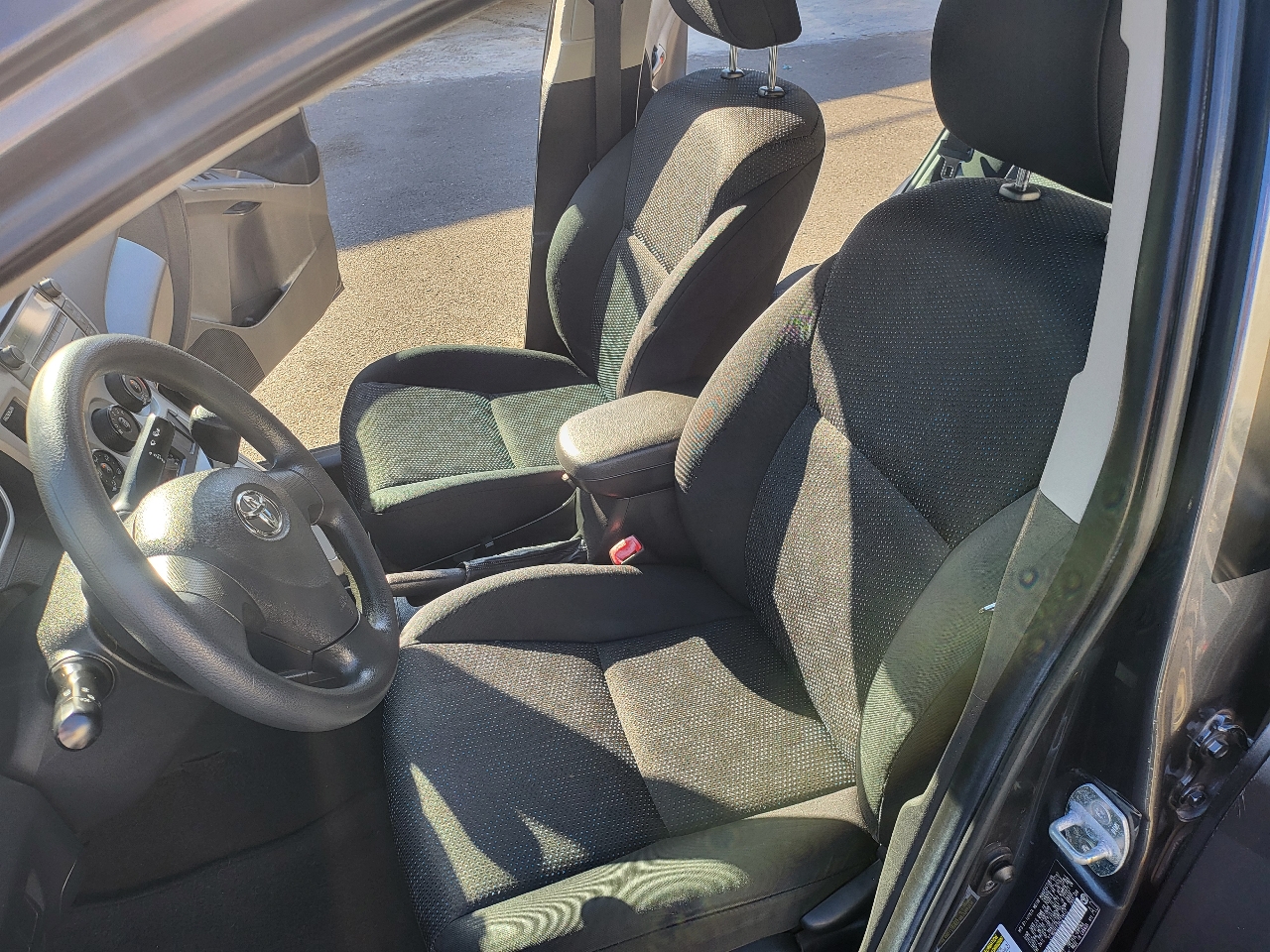 Toyota Matrix Base 4D Hatchback 2010