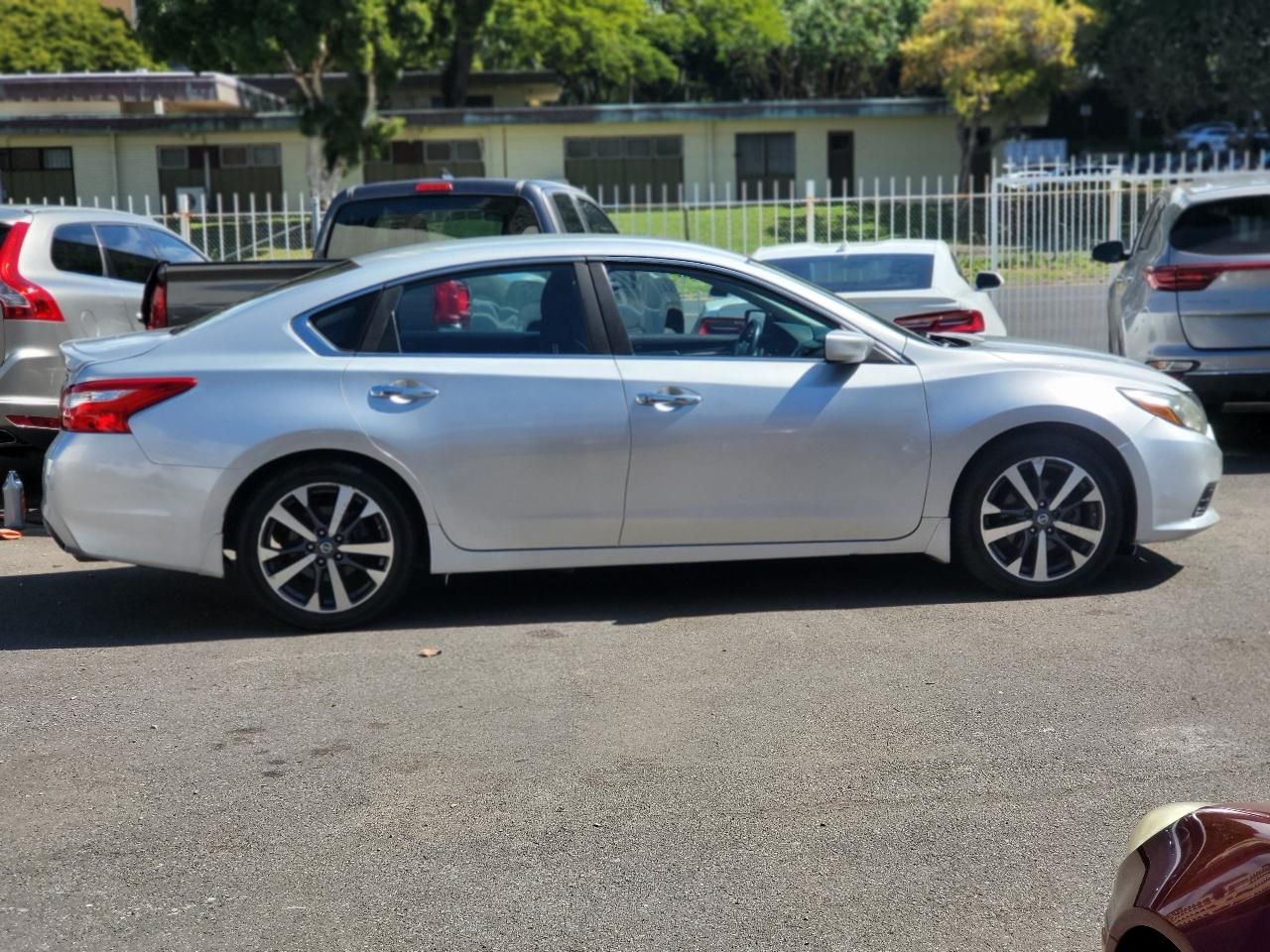 Nissan Altima 4dr Sdn I4 2.5 SR 2016