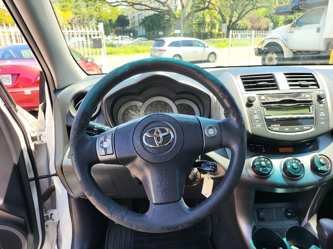 Toyota RAV4 FWD 4dr 4-cyl 4-Spd AT Sport (Natl) 2011