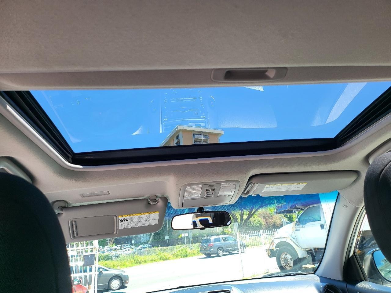 Toyota RAV4 FWD 4dr 4-cyl 4-Spd AT Sport (Natl) 2011