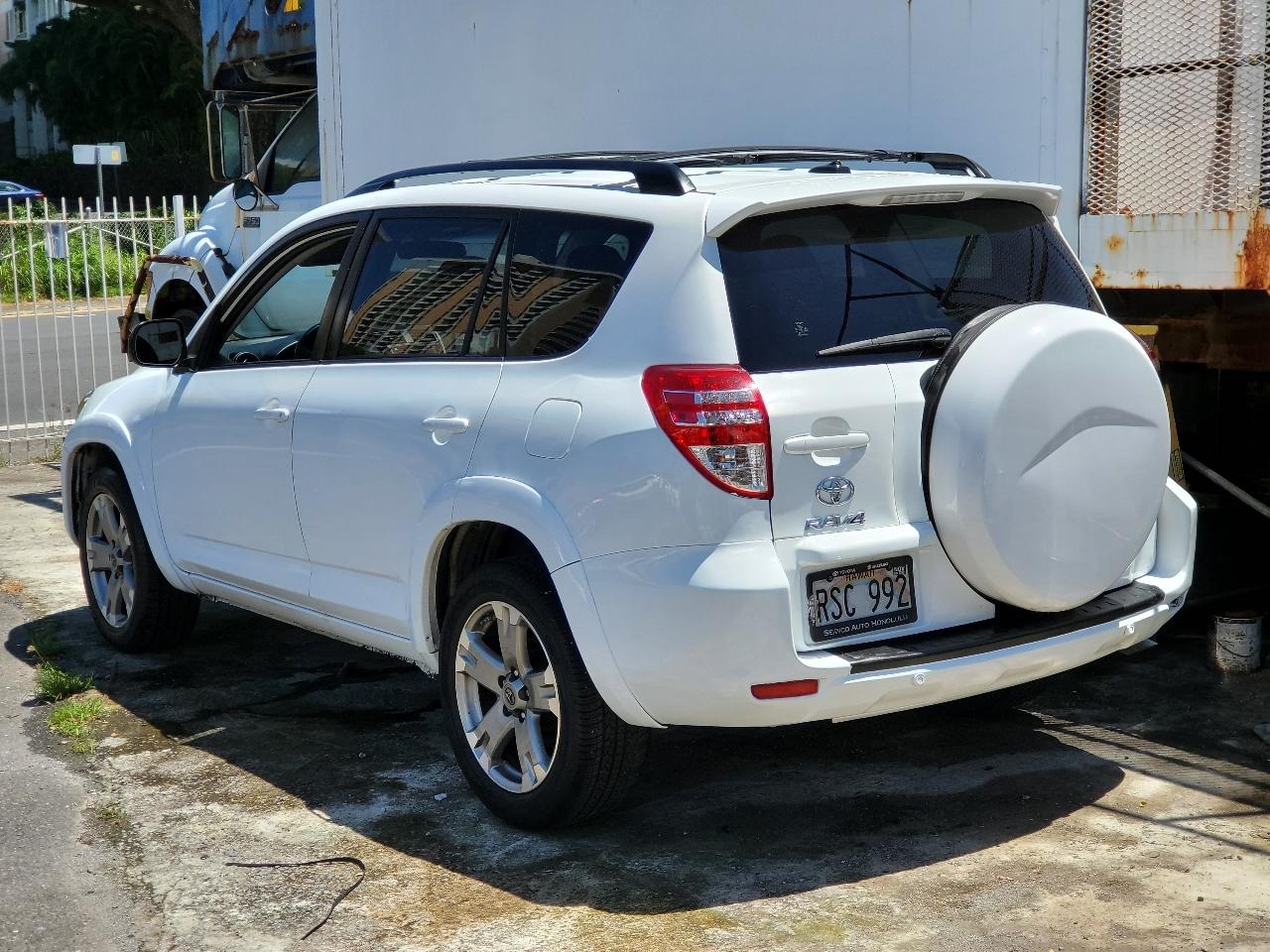 Toyota RAV4 FWD 4dr 4-cyl 4-Spd AT Sport (Natl) 2011