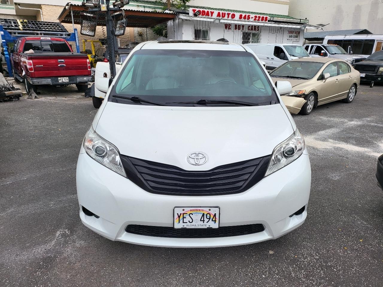 Toyota Sienna XLE Auto Access Seat FWD 7-Passenger (Natl) 2017