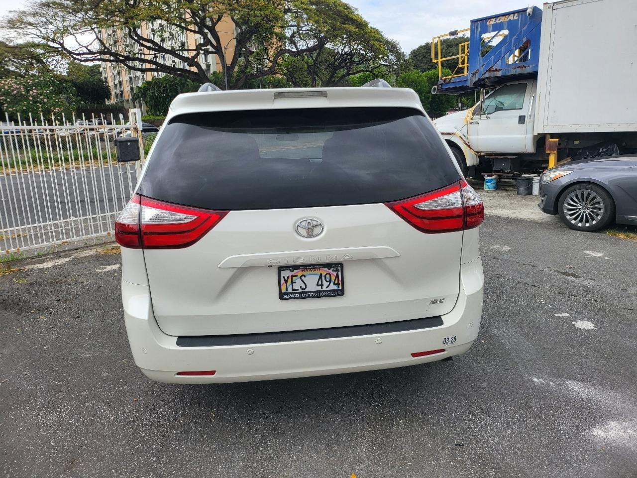 Toyota Sienna XLE Auto Access Seat FWD 7-Passenger (Natl) 2017