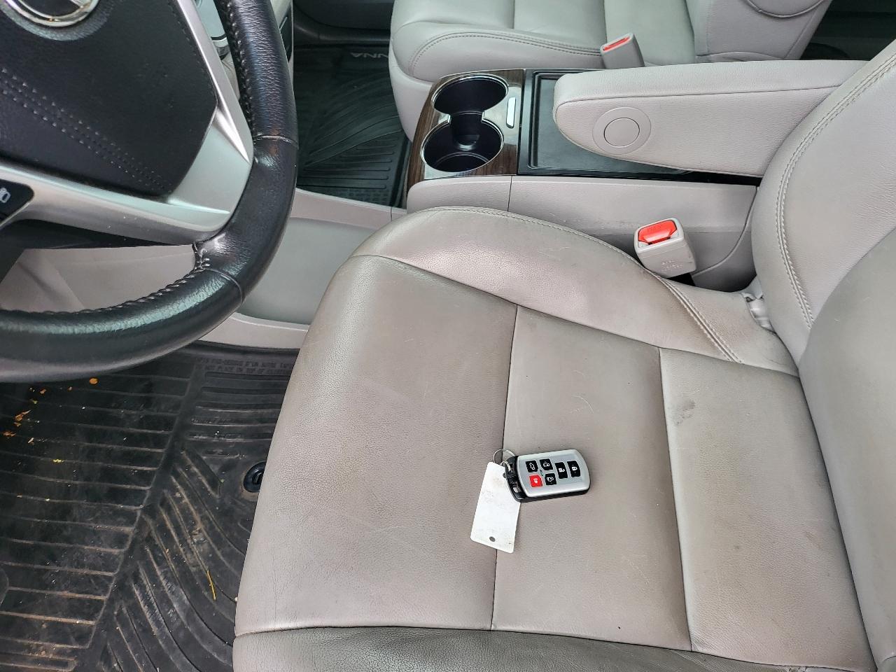 Toyota Sienna XLE Auto Access Seat FWD 7-Passenger (Natl) 2017