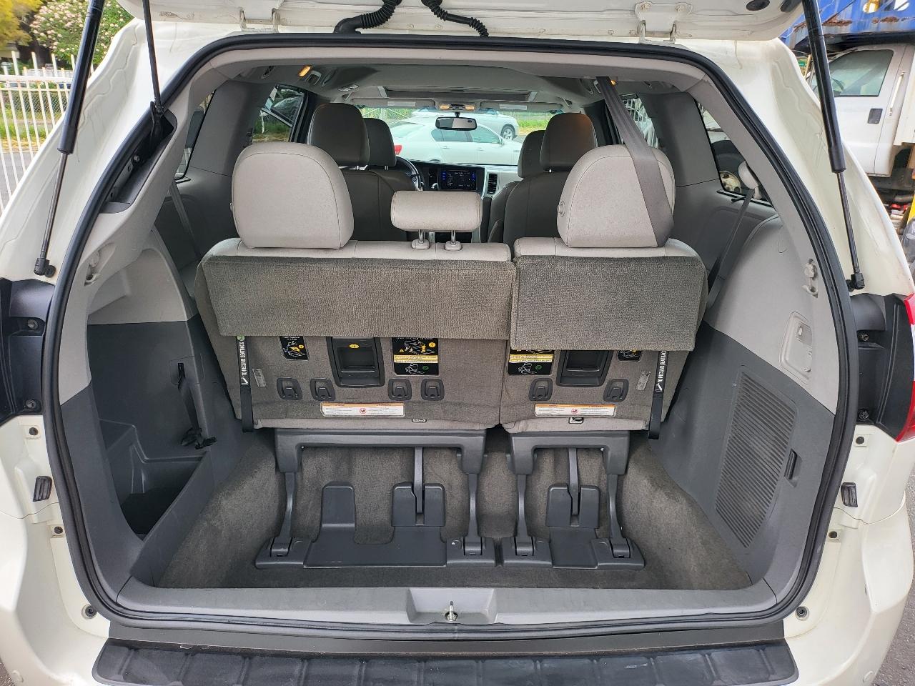 Toyota Sienna XLE Auto Access Seat FWD 7-Passenger (Natl) 2017