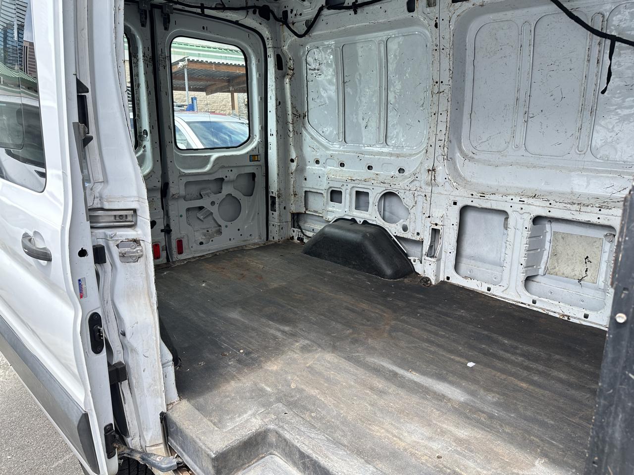 Ford Transit Cargo Van T-250 130" Med Rf 9000 GVWR Sliding RH Dr 2015