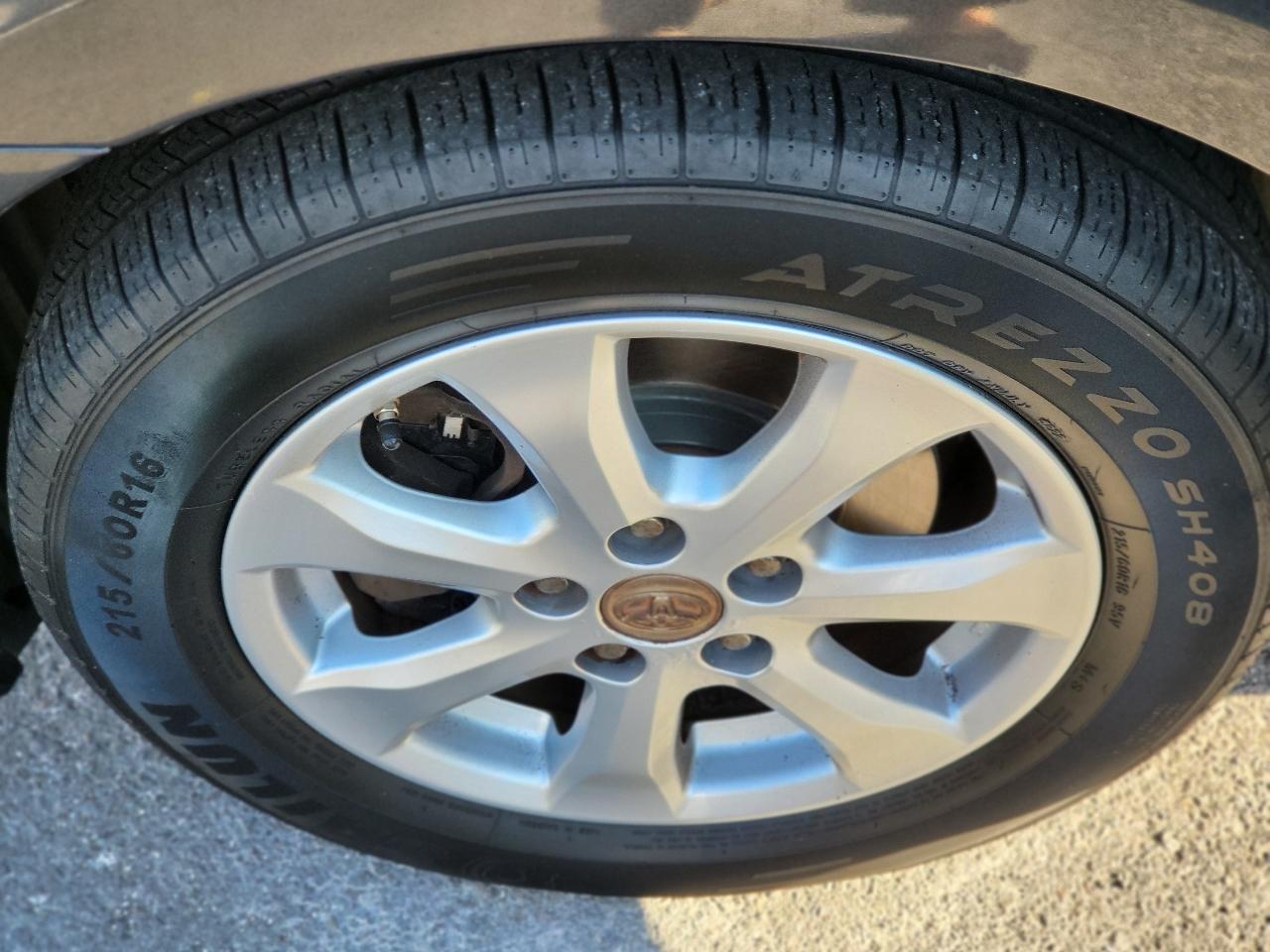 Toyota Camry 4dr Sdn V6 Auto XLE (Natl) 2010