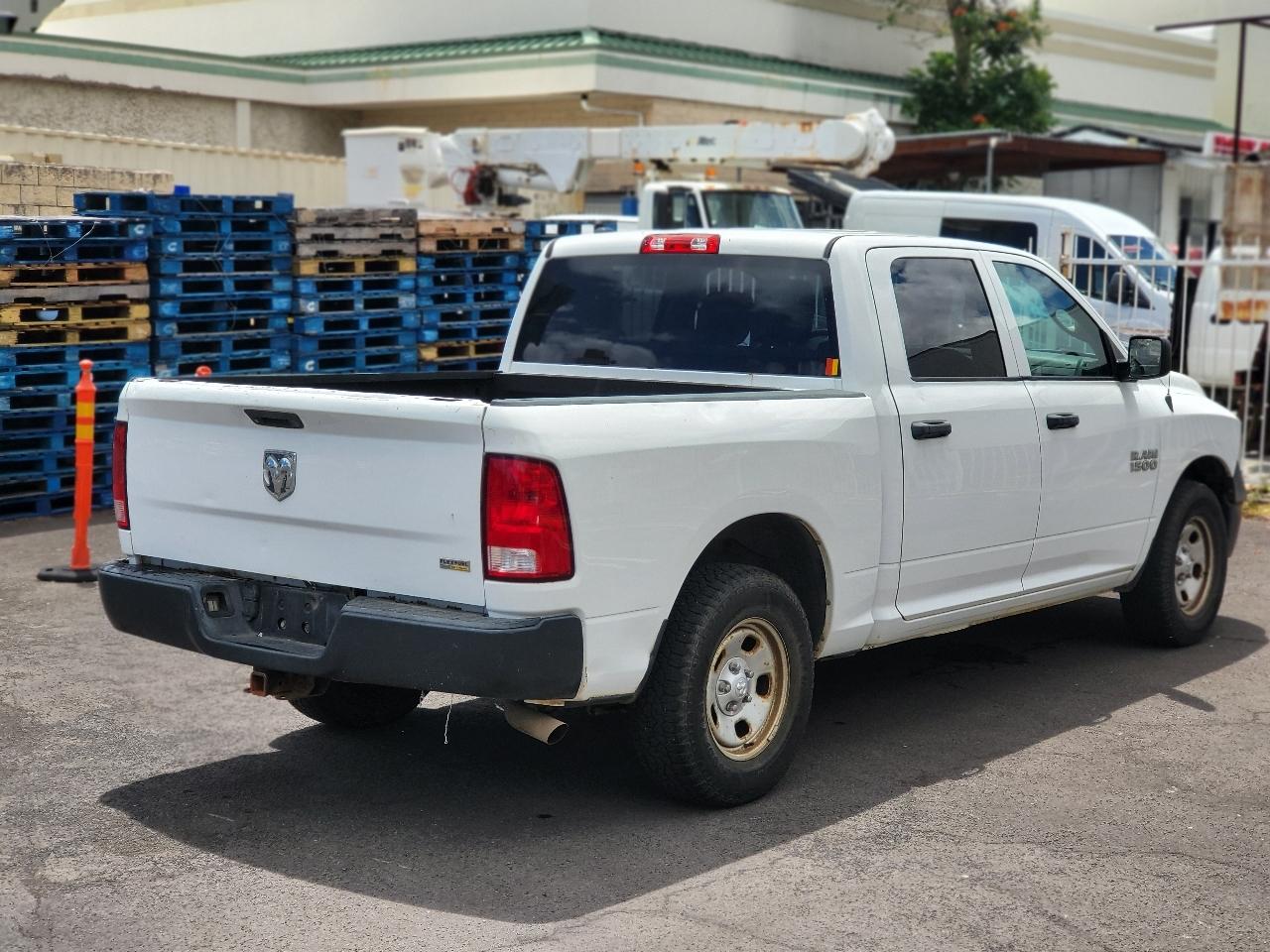 RAM 1500 Tradesman 4x2 Crew Cab 5'7" Box 2018