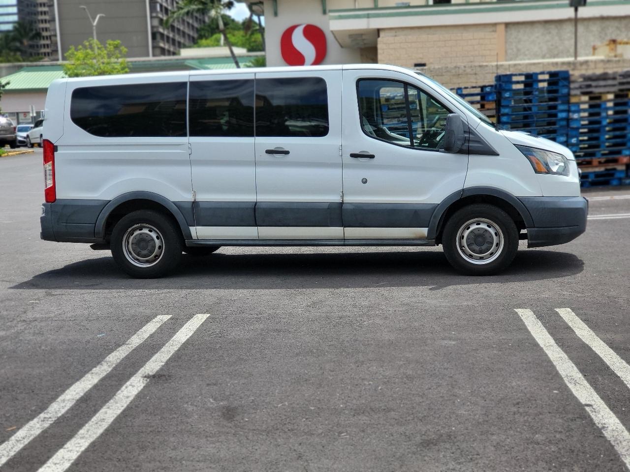 Ford Transit Passenger Wagon T-150 130" Low Roof XLT Swing-Out RH Dr 2018